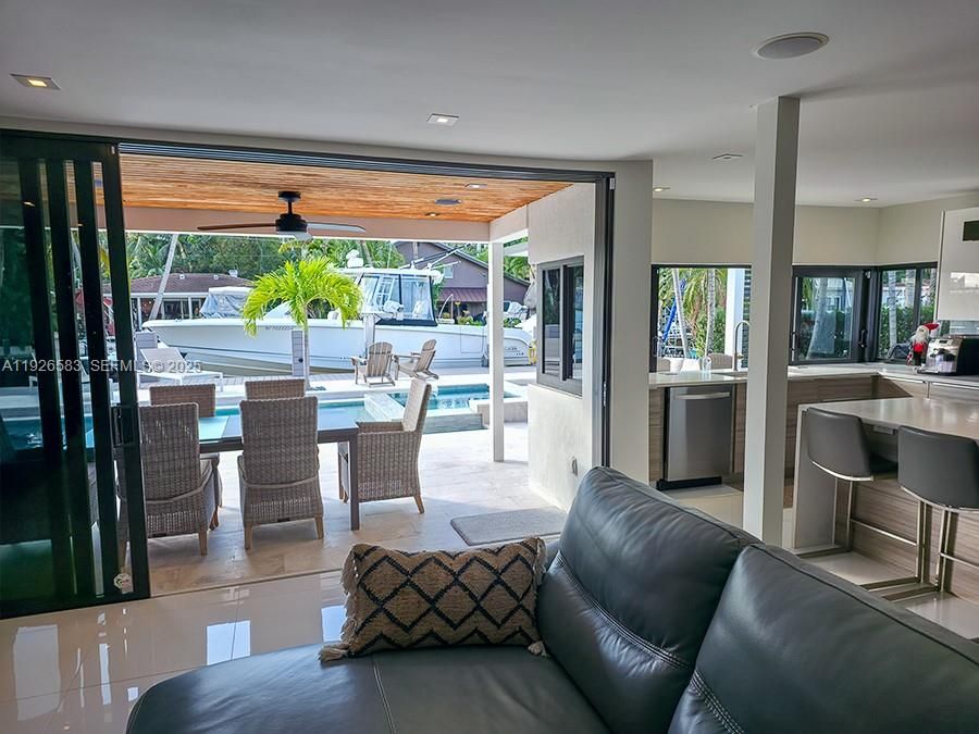 En Venta: $1,899,550 (3 camas, 3 baños, 1747 Pies cuadrados)