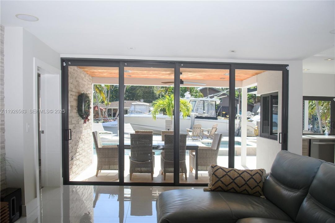 На продажу: $1,899,000 (3 спален, 3 ванн, 1747 Квадратных фут)