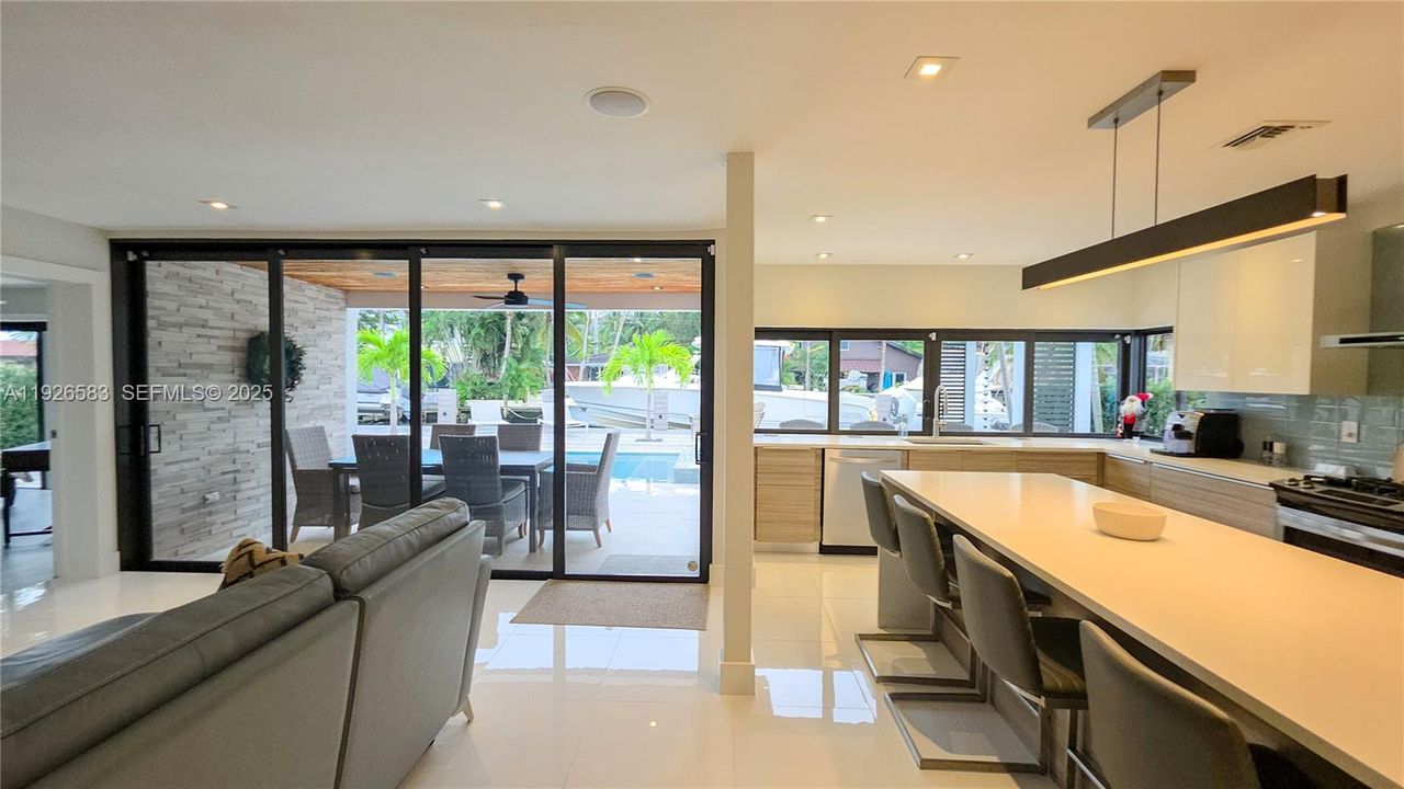 En Venta: $1,899,550 (3 camas, 3 baños, 1747 Pies cuadrados)