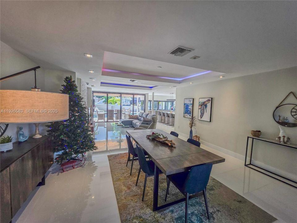 En Venta: $1,899,550 (3 camas, 3 baños, 1747 Pies cuadrados)