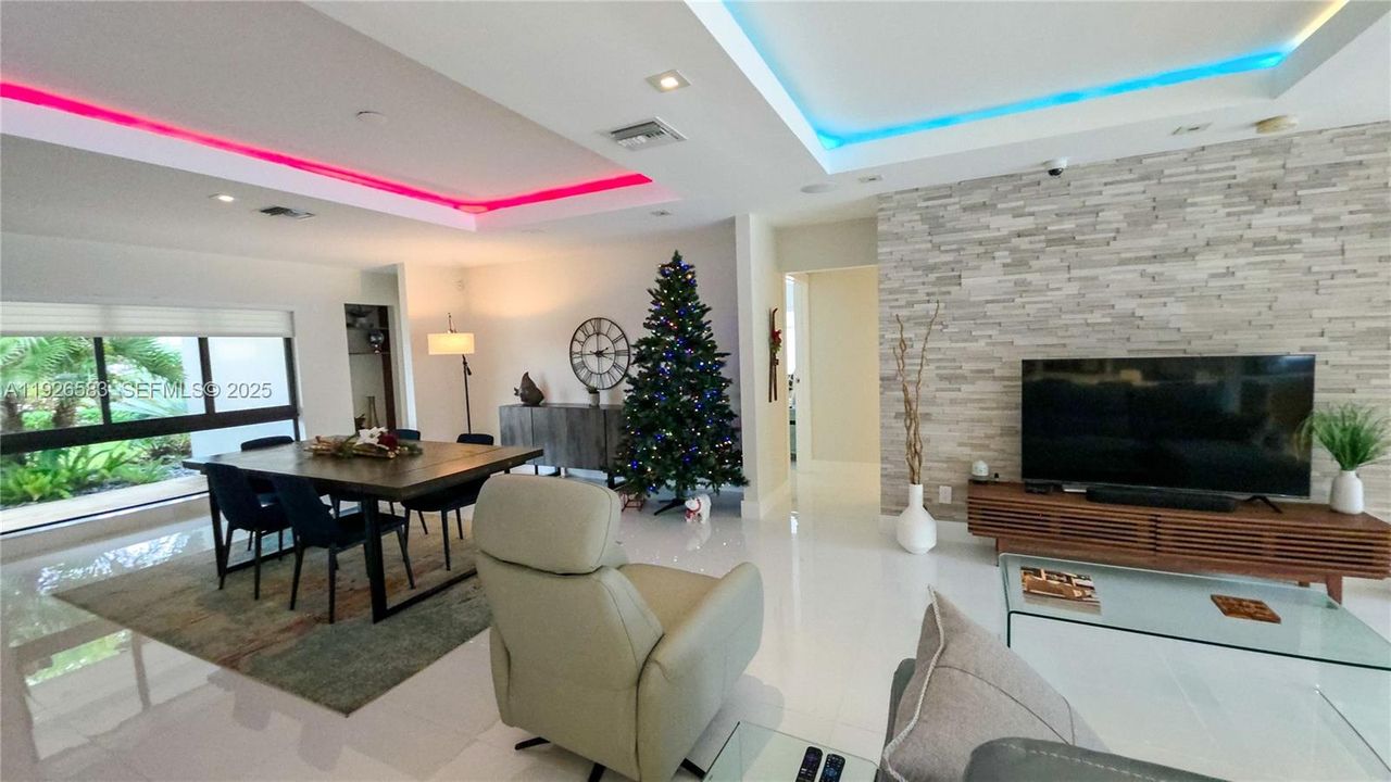 En Venta: $1,899,550 (3 camas, 3 baños, 1747 Pies cuadrados)