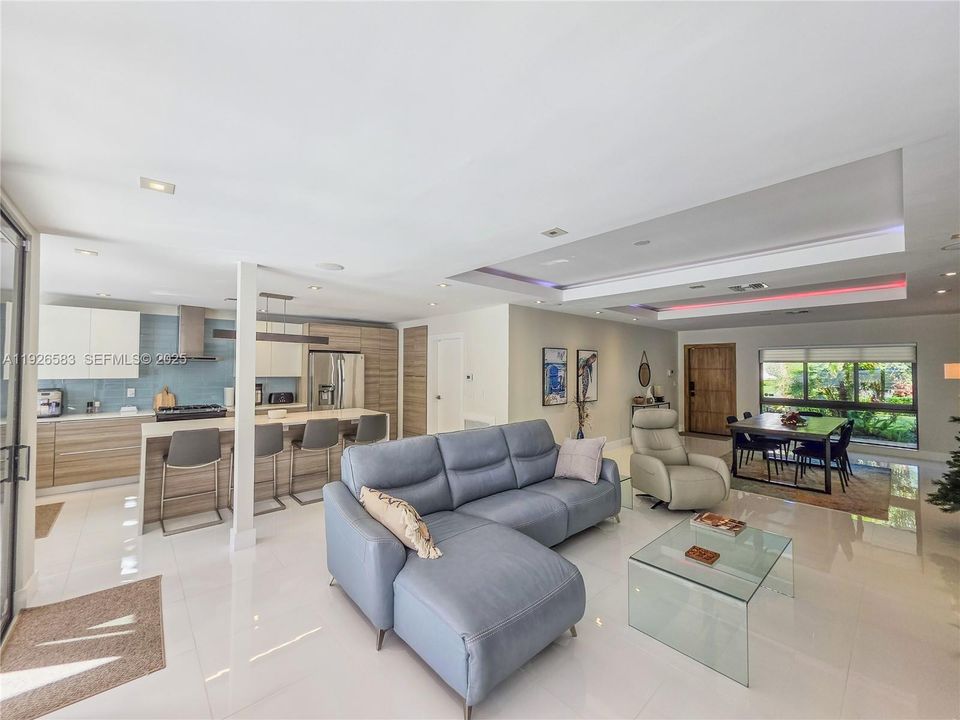 En Venta: $1,899,550 (3 camas, 3 baños, 1747 Pies cuadrados)