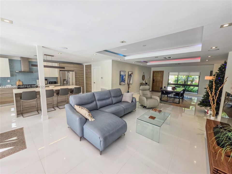 En Venta: $1,899,550 (3 camas, 3 baños, 1747 Pies cuadrados)