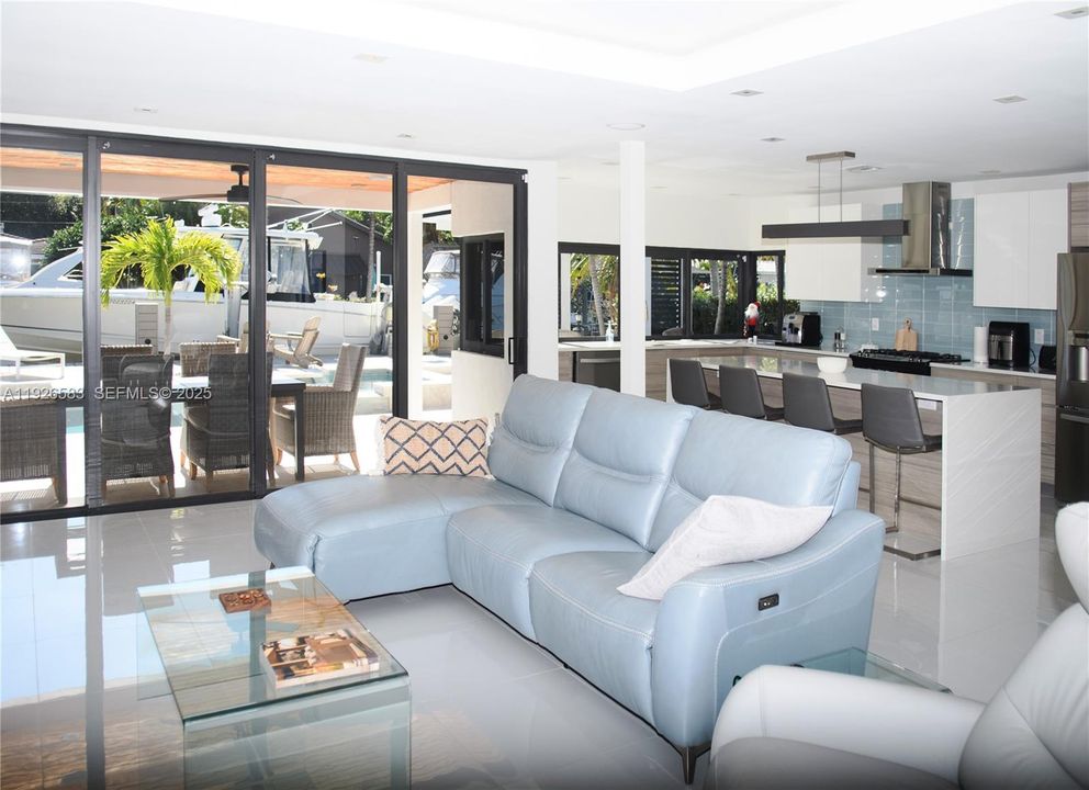 На продажу: $1,899,000 (3 спален, 3 ванн, 1747 Квадратных фут)