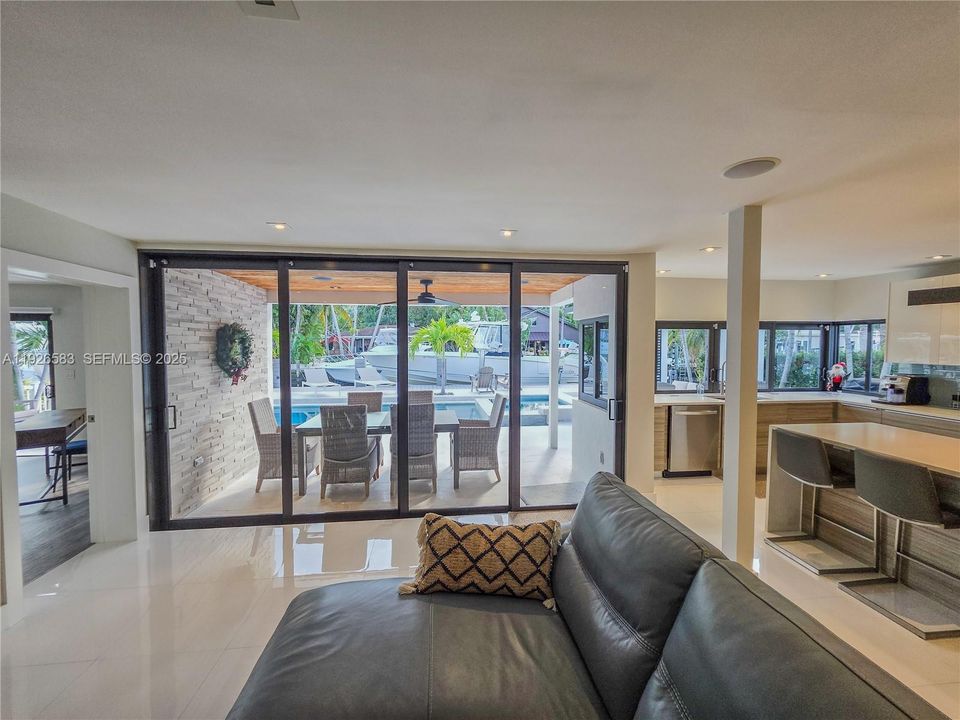 En Venta: $1,899,550 (3 camas, 3 baños, 1747 Pies cuadrados)