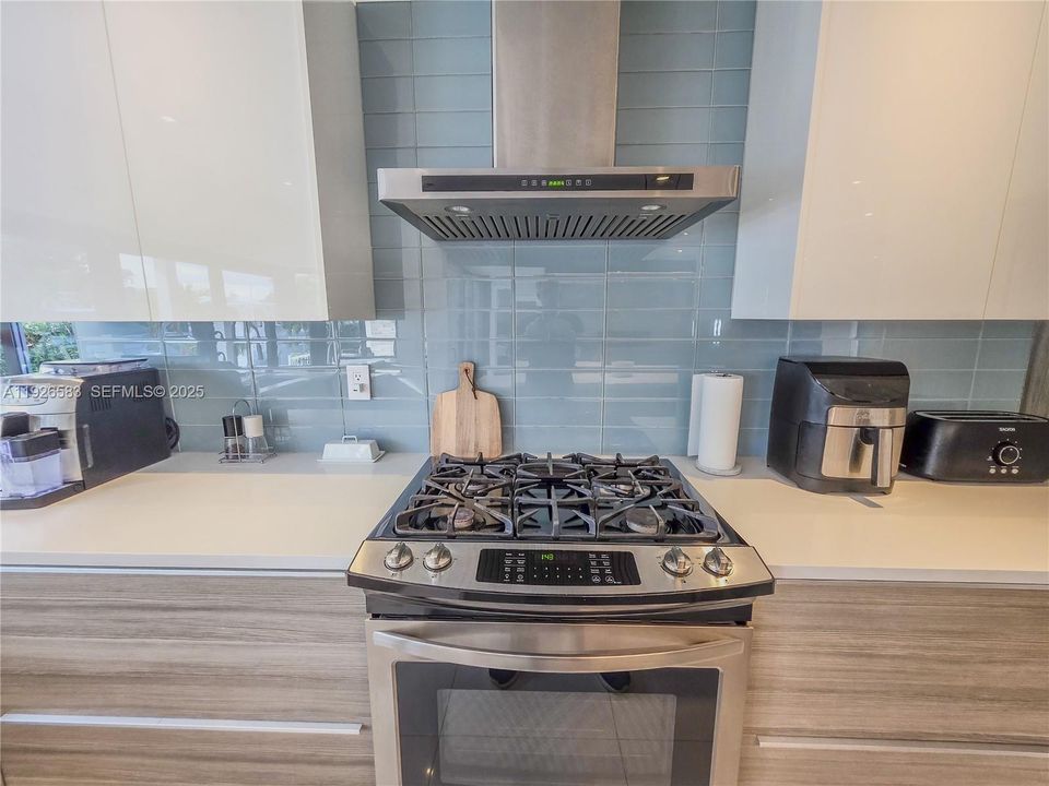 En Venta: $1,899,550 (3 camas, 3 baños, 1747 Pies cuadrados)