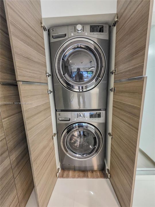 En Venta: $1,899,550 (3 camas, 3 baños, 1747 Pies cuadrados)