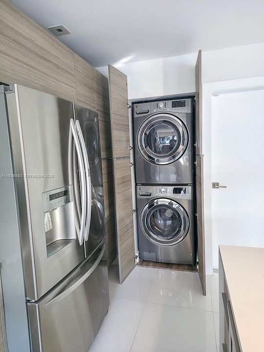 En Venta: $1,899,550 (3 camas, 3 baños, 1747 Pies cuadrados)