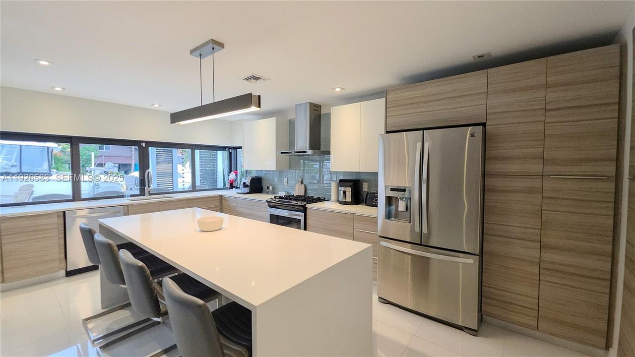 En Venta: $1,899,550 (3 camas, 3 baños, 1747 Pies cuadrados)