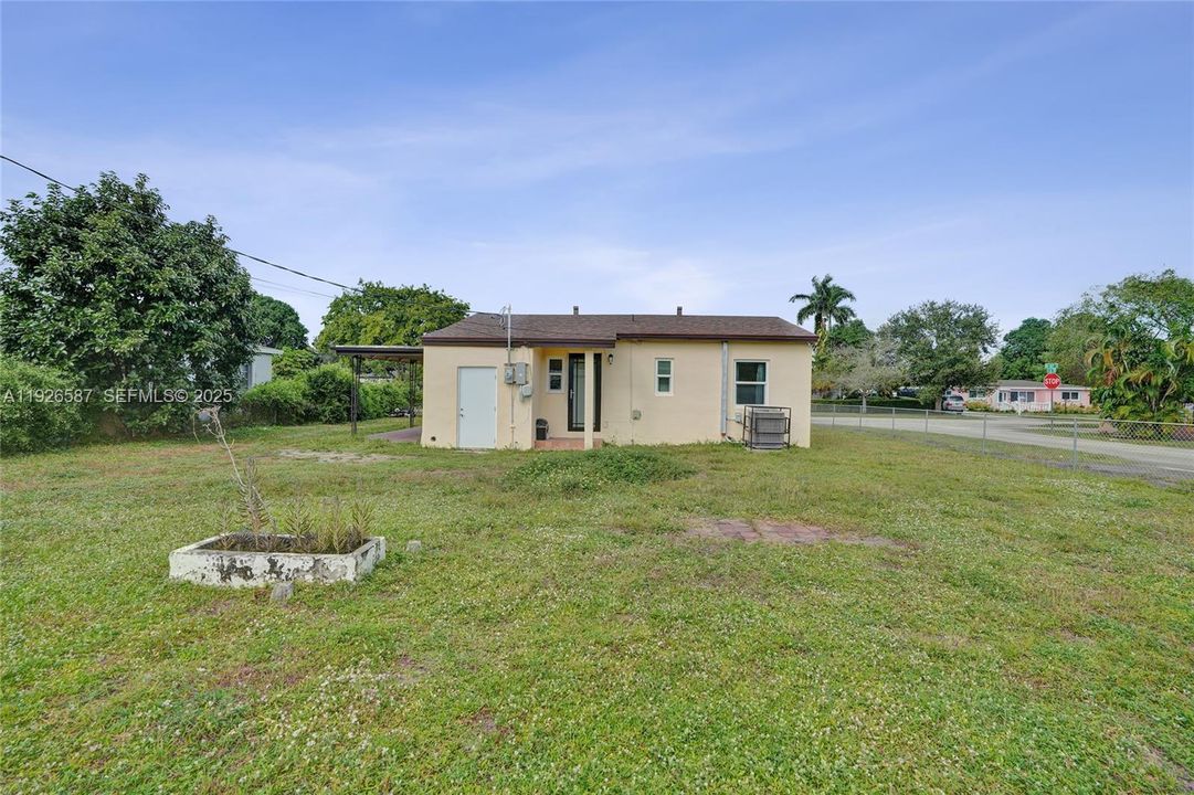 В аренду: $2,600 (2 спален, 1 ванн, 800 Квадратных фут)