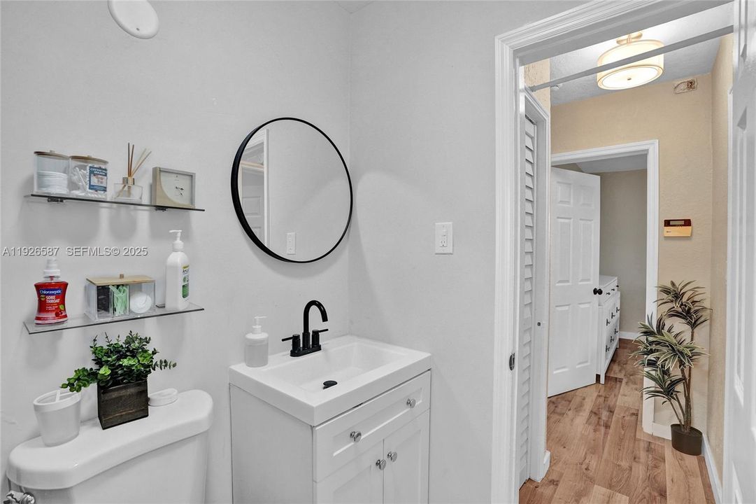 В аренду: $2,600 (2 спален, 1 ванн, 800 Квадратных фут)