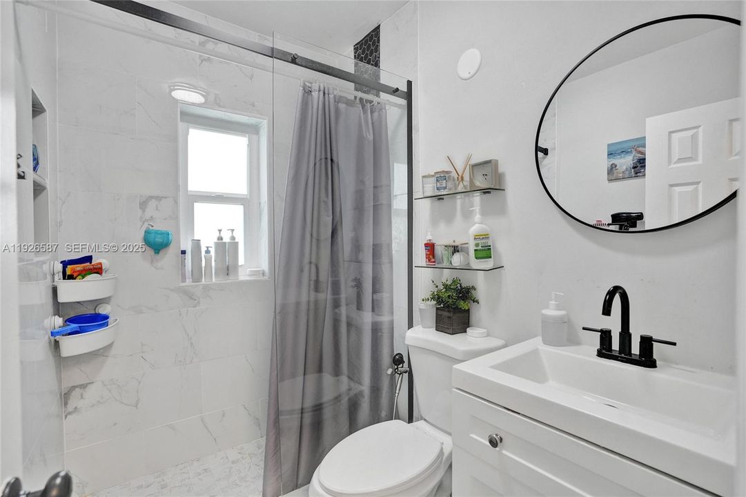 В аренду: $2,600 (2 спален, 1 ванн, 800 Квадратных фут)