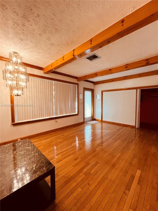 В аренду: $4,500 (5 спален, 4 ванн, 3521 Квадратных фут)