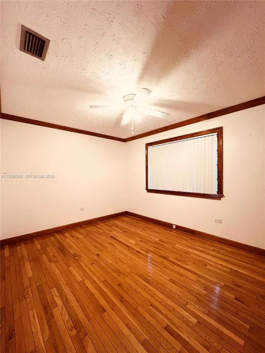 В аренду: $4,500 (5 спален, 4 ванн, 3521 Квадратных фут)