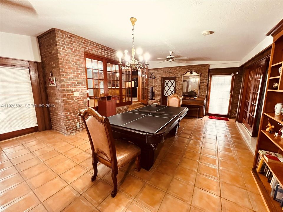 В аренду: $4,500 (5 спален, 4 ванн, 3521 Квадратных фут)