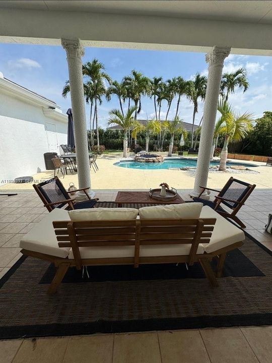 待售: $1,825,000 (6 贝兹, 4 浴室, 0 平方英尺)