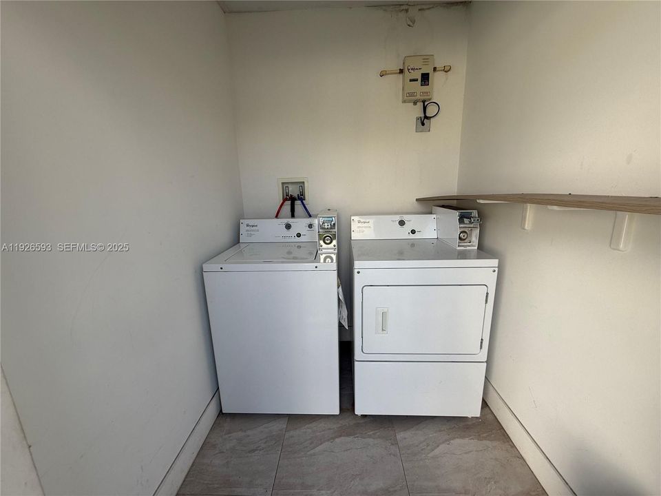 For Sale: $450,000 (3 beds, 1 baths, 1040 Square Feet)