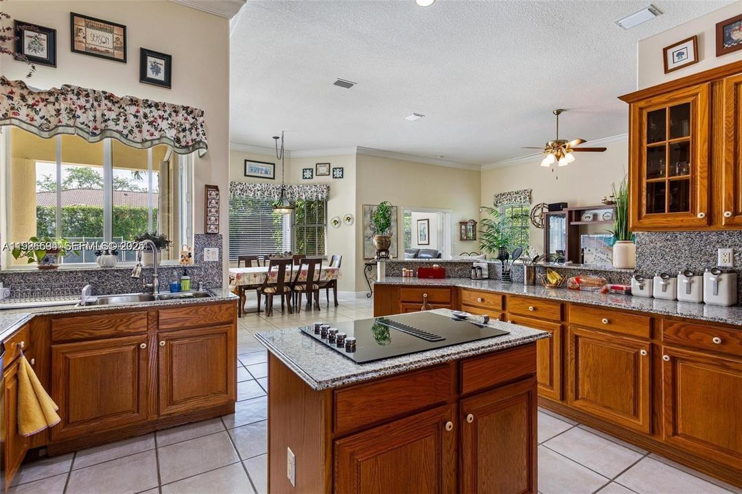 En Renta: $7,000 (4 camas, 3 baños, 3321 Pies cuadrados)