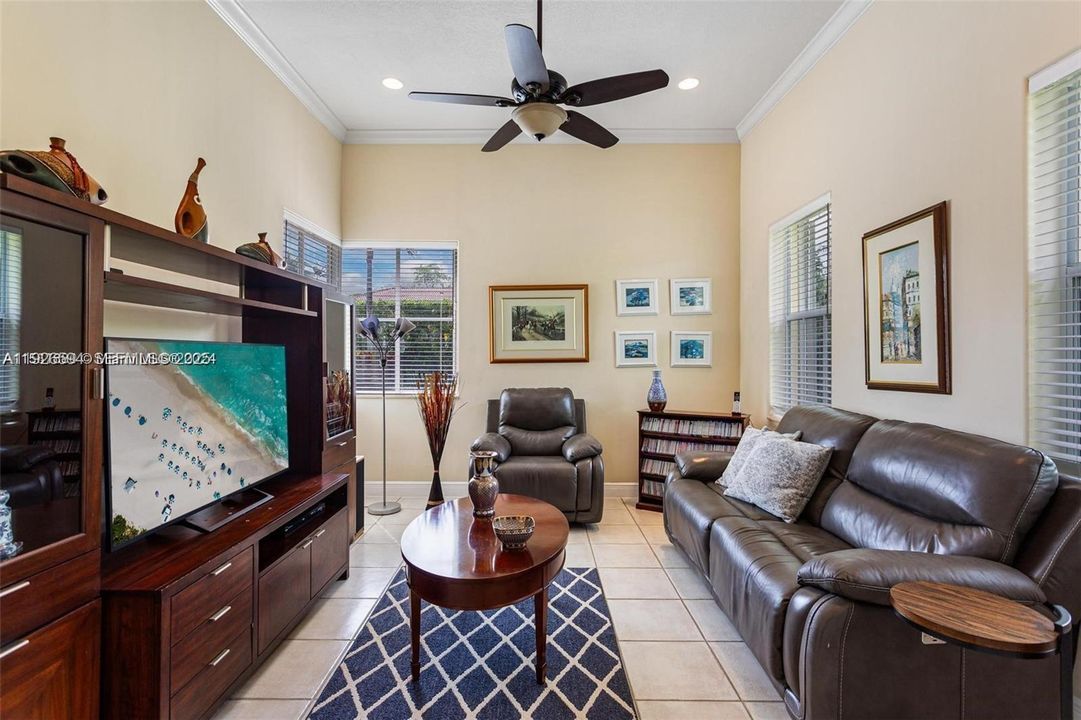 En Renta: $7,000 (4 camas, 3 baños, 3321 Pies cuadrados)