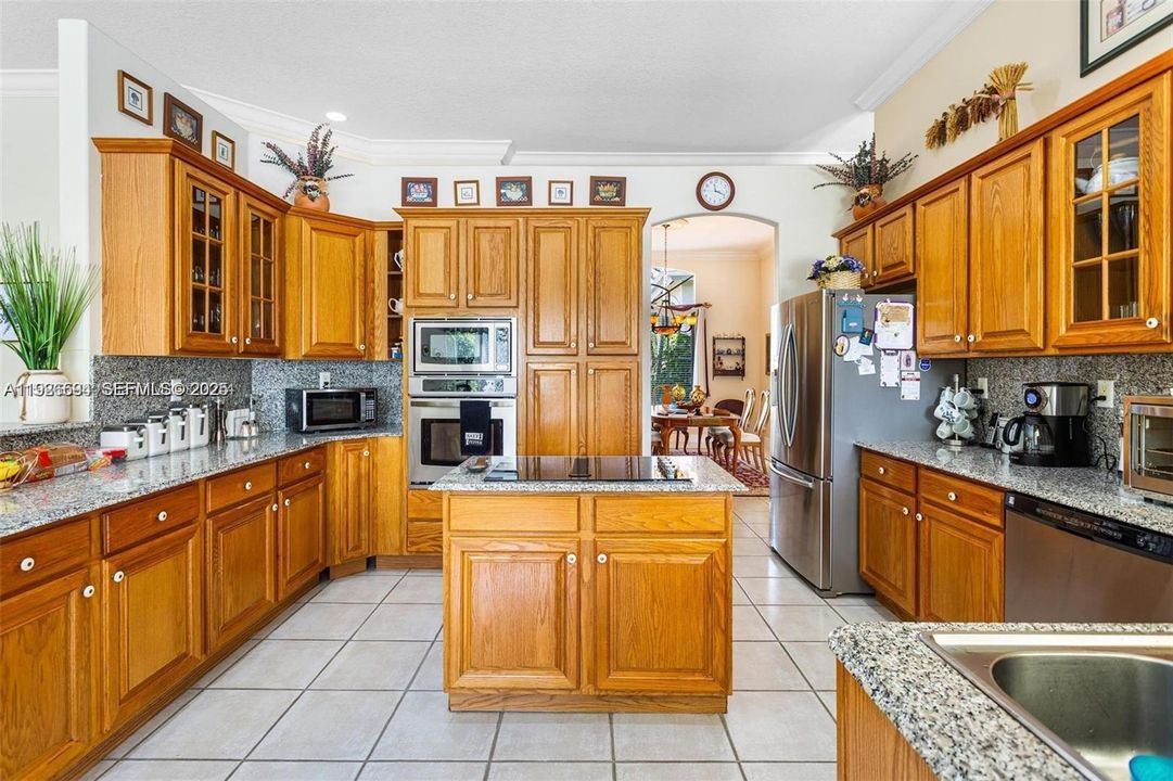 En Renta: $7,000 (4 camas, 3 baños, 3321 Pies cuadrados)