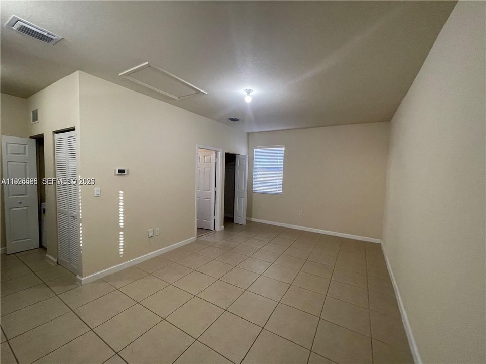 В аренду: $1,600 (0 спален, 1 ванн, 412 Квадратных фут)