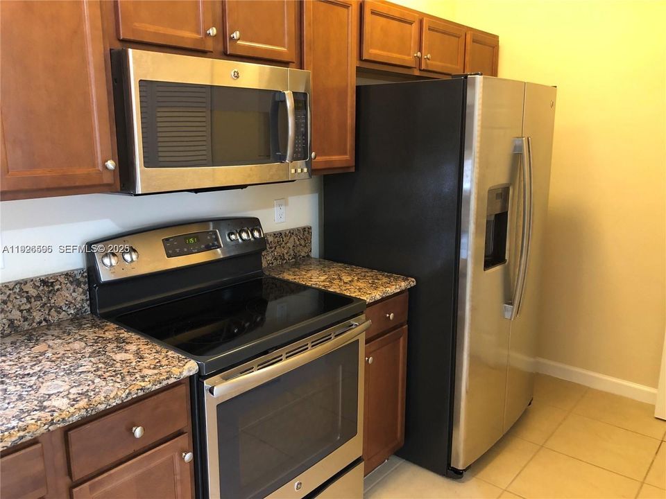 В аренду: $1,600 (0 спален, 1 ванн, 412 Квадратных фут)