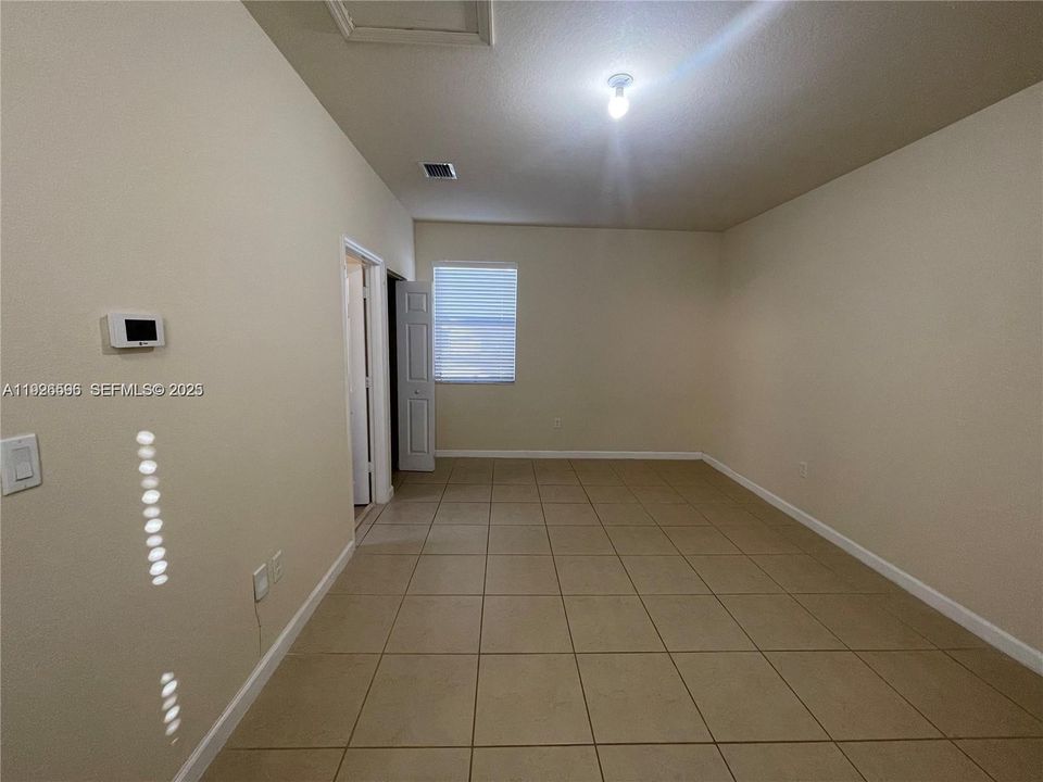 В аренду: $1,600 (0 спален, 1 ванн, 412 Квадратных фут)