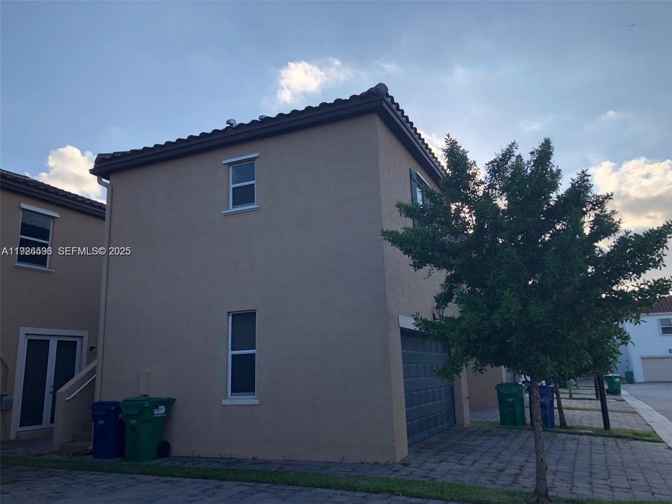 В аренду: $1,600 (0 спален, 1 ванн, 412 Квадратных фут)