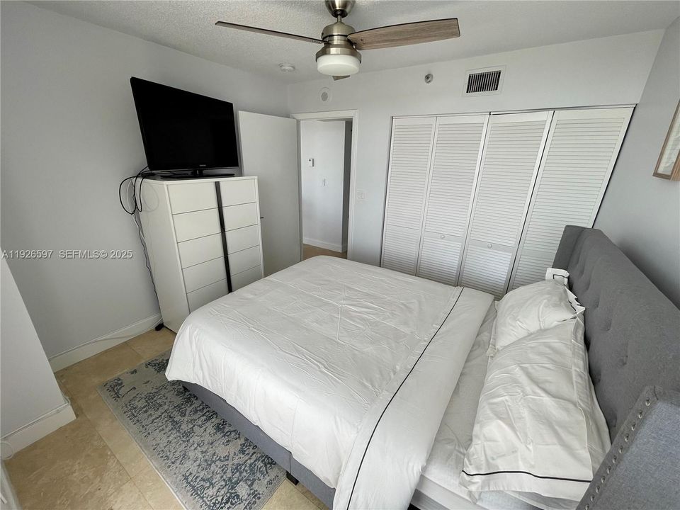 В аренду: $4,250 (2 спален, 2 ванн, 950 Квадратных фут)