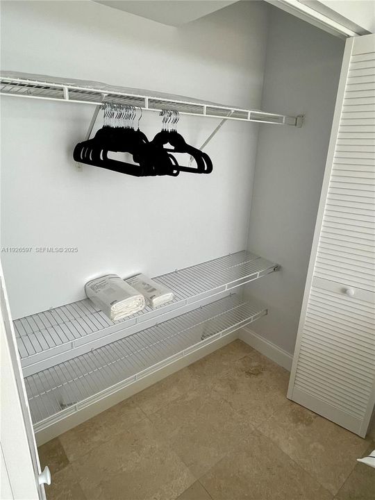 В аренду: $4,250 (2 спален, 2 ванн, 950 Квадратных фут)