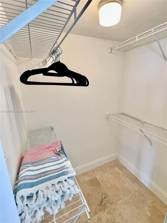 В аренду: $4,250 (2 спален, 2 ванн, 950 Квадратных фут)