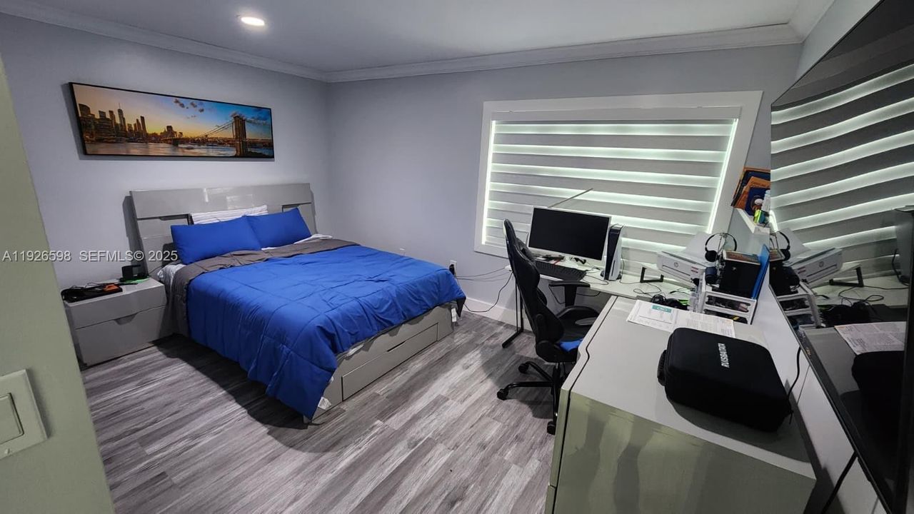 出租: $4,300 (4 贝兹, 2 浴室, 1928 平方英尺)