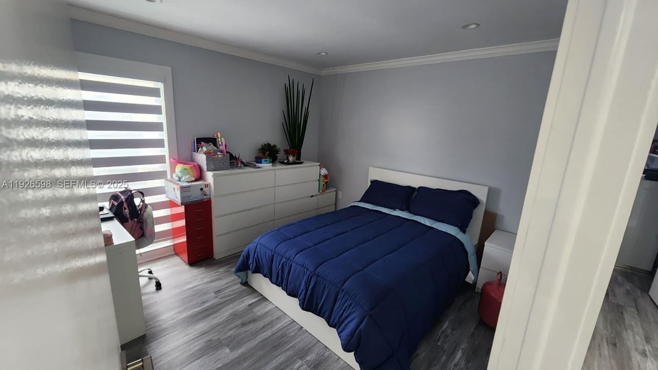 出租: $4,300 (4 贝兹, 2 浴室, 1928 平方英尺)