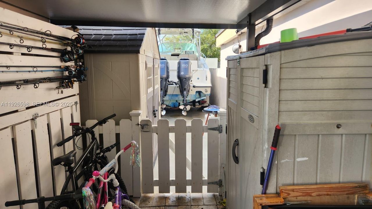 出租: $4,300 (4 贝兹, 2 浴室, 1928 平方英尺)