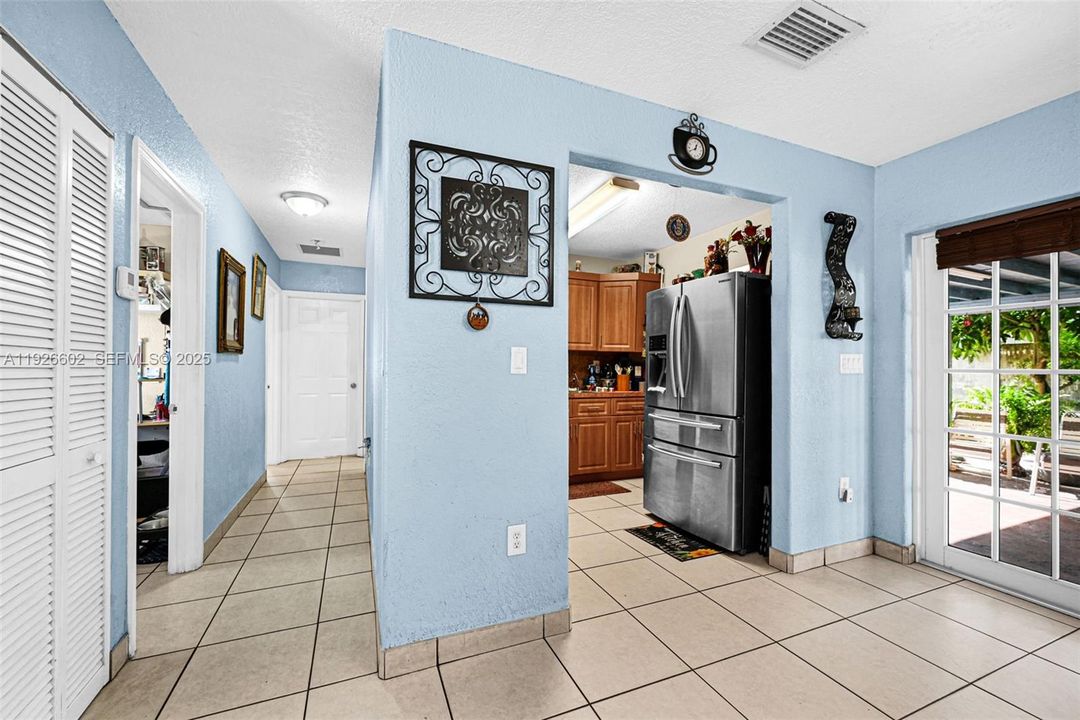 For Sale: $799,000 (4 beds, 2 baths, 1362 Square Feet)