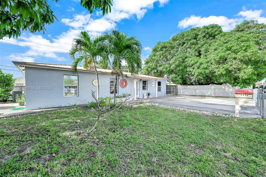 For Sale: $799,000 (4 beds, 2 baths, 1362 Square Feet)