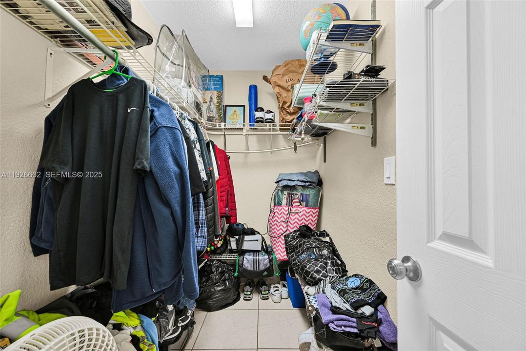 For Sale: $799,000 (4 beds, 2 baths, 1362 Square Feet)