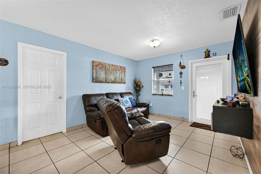 For Sale: $799,000 (4 beds, 2 baths, 1362 Square Feet)