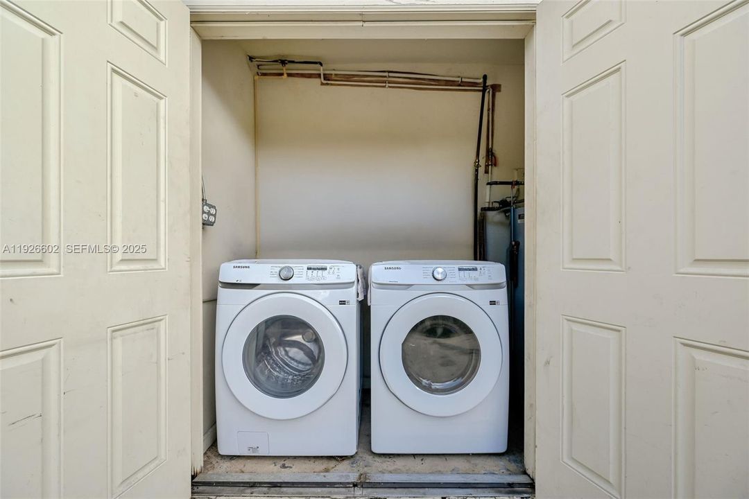 For Sale: $799,000 (4 beds, 2 baths, 1362 Square Feet)