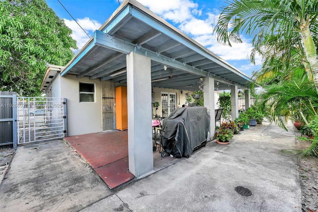 For Sale: $799,000 (4 beds, 2 baths, 1362 Square Feet)