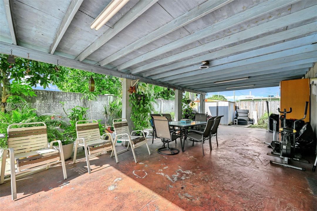 For Sale: $799,000 (4 beds, 2 baths, 1362 Square Feet)