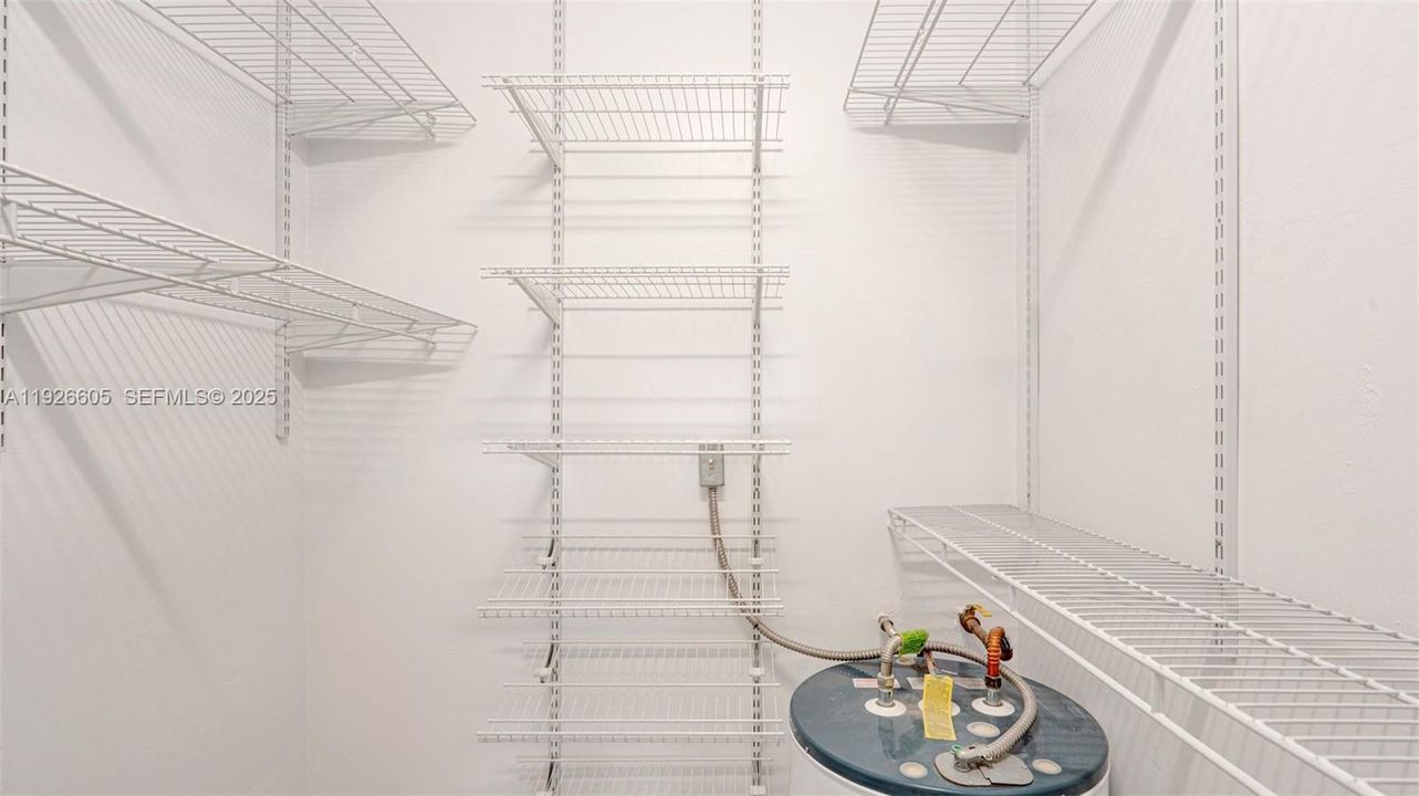 For Rent: $3,500 (2 beds, 2 baths, 1220 Square Feet)