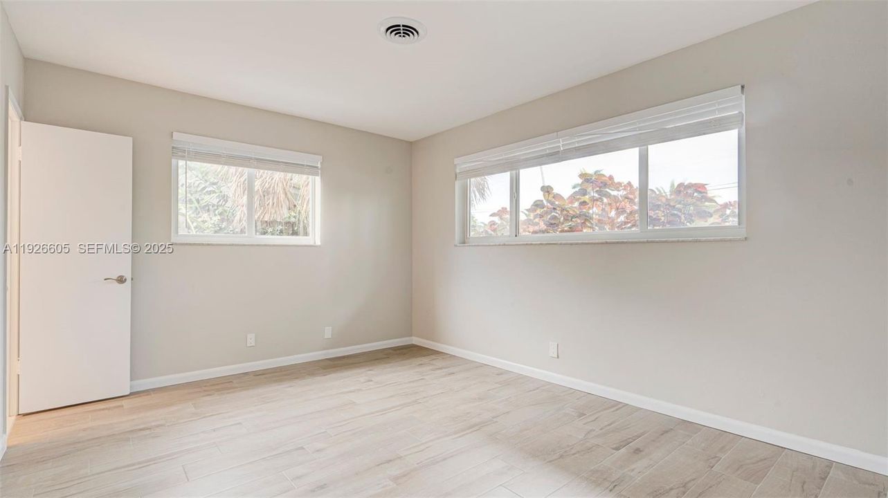 For Rent: $3,500 (2 beds, 2 baths, 1220 Square Feet)