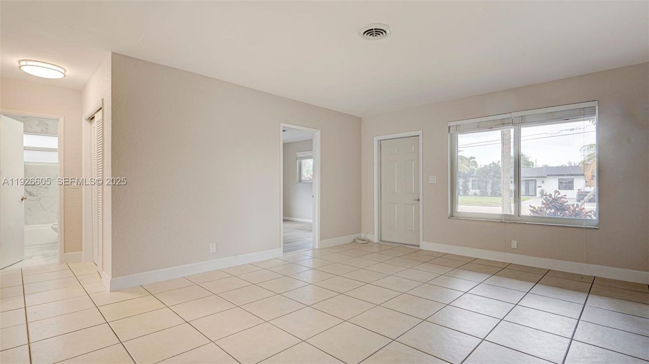 For Rent: $3,500 (2 beds, 2 baths, 1220 Square Feet)