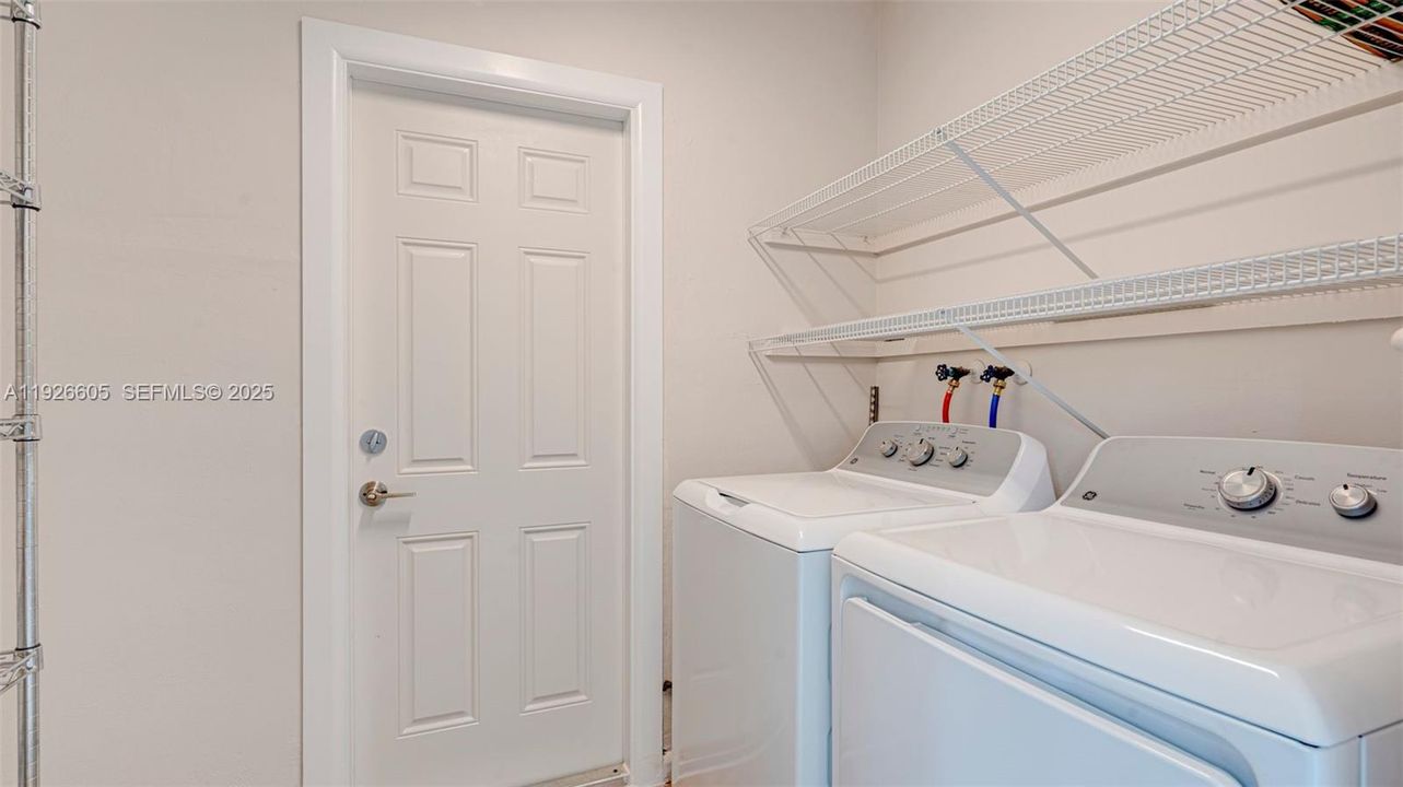 For Rent: $3,500 (2 beds, 2 baths, 1220 Square Feet)