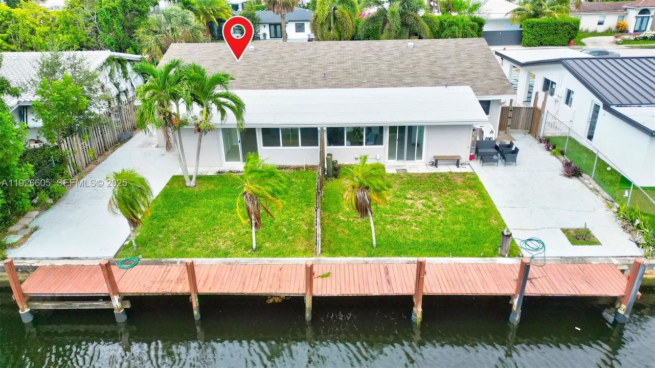 For Rent: $3,500 (2 beds, 2 baths, 1220 Square Feet)