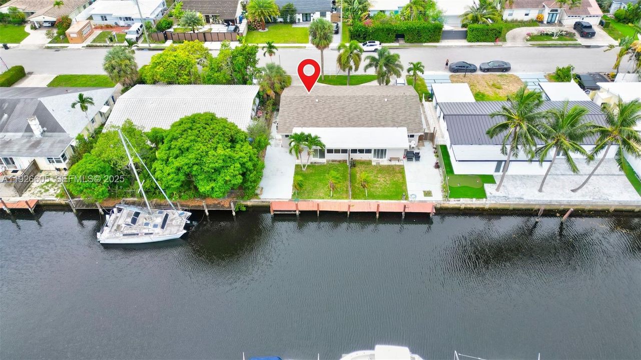 For Rent: $3,500 (2 beds, 2 baths, 1220 Square Feet)