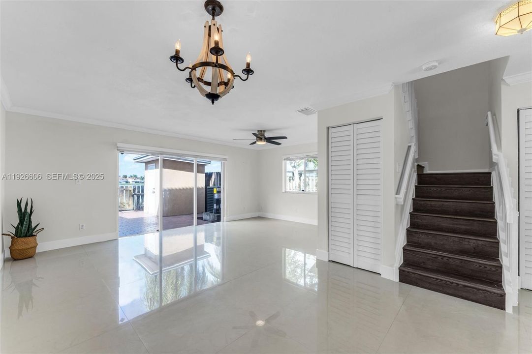 В аренду: $2,700 (3 спален, 2 ванн, 1386 Квадратных фут)