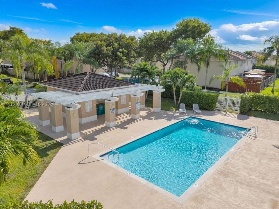 В аренду: $2,700 (3 спален, 2 ванн, 1386 Квадратных фут)