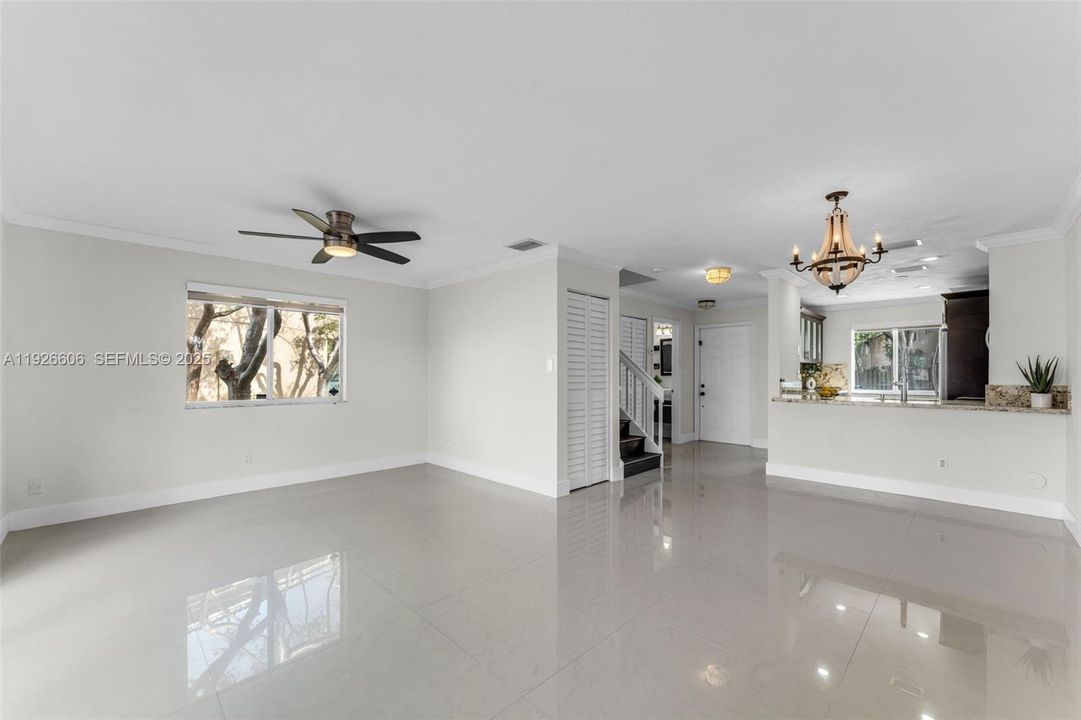 В аренду: $2,700 (3 спален, 2 ванн, 1386 Квадратных фут)